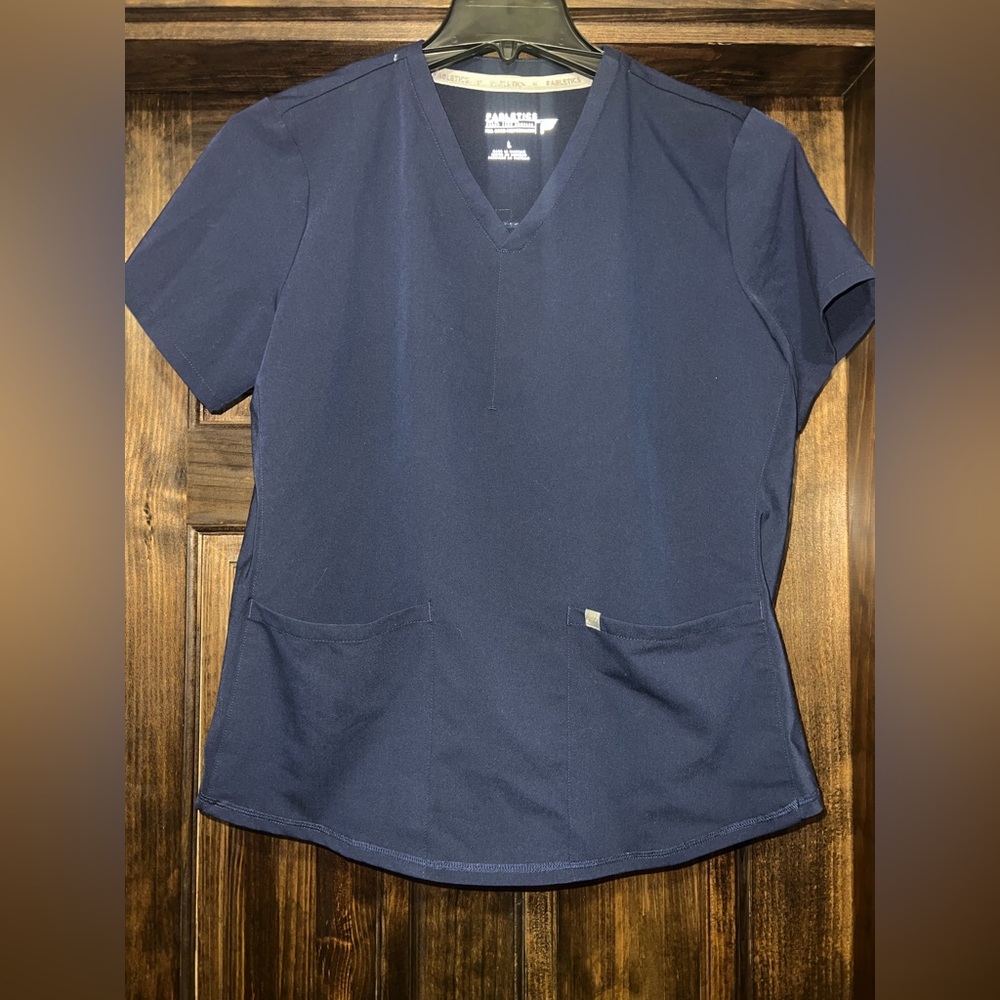 Fabletics Navy Blue V-Neck Scrub Top women’s large